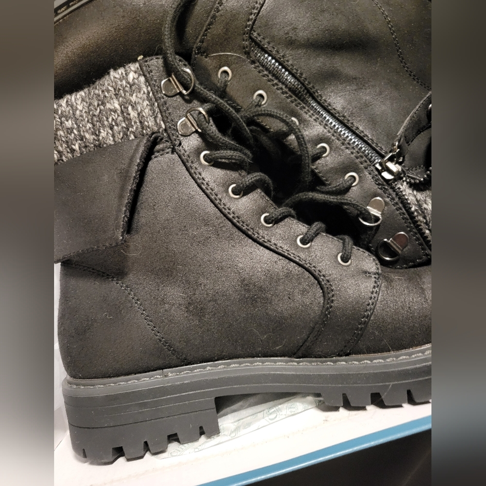 NIB Cliffs By White Mountain Stylish Black Ankle Boots - Picture 2 of 7